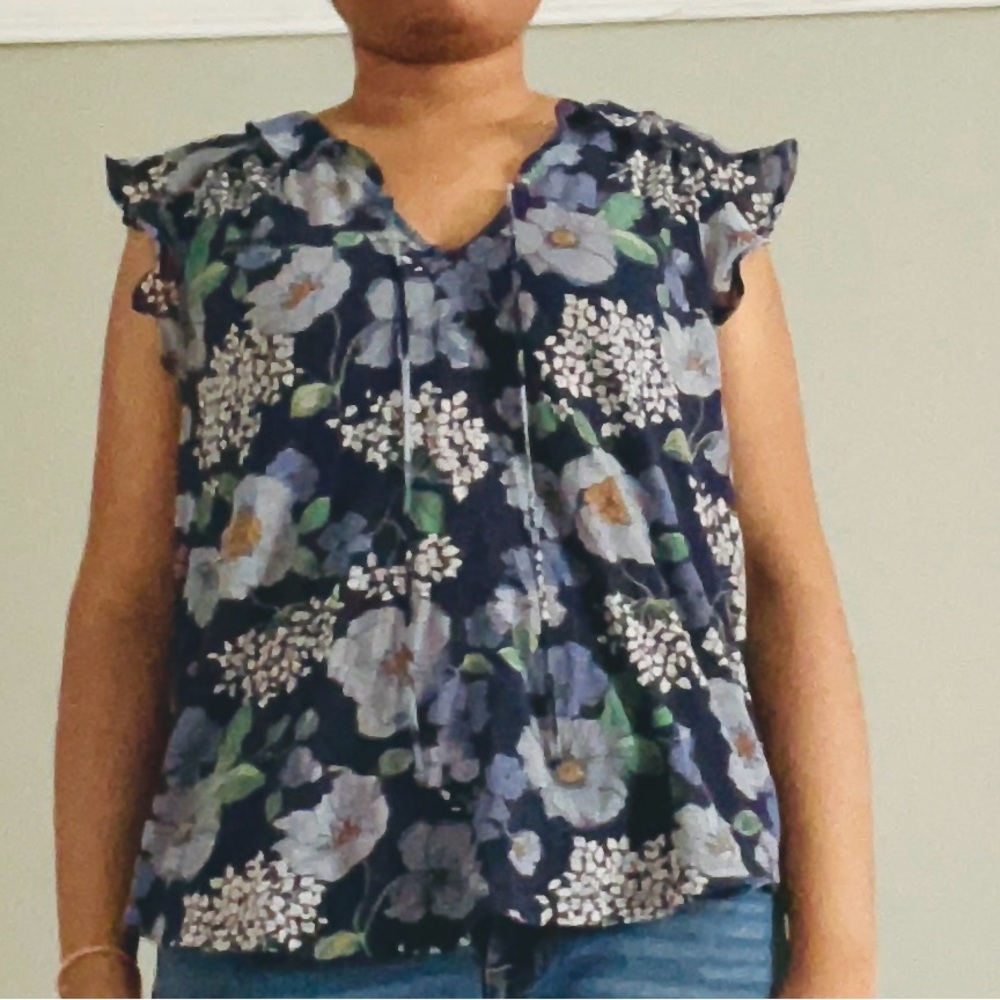 Size M Lucky Brand Navy Floral Ruffle Sleeveless Blouse